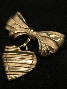 Vintage Avon Heart & Bow "I Love you Mother" Gold Tone Brooch
